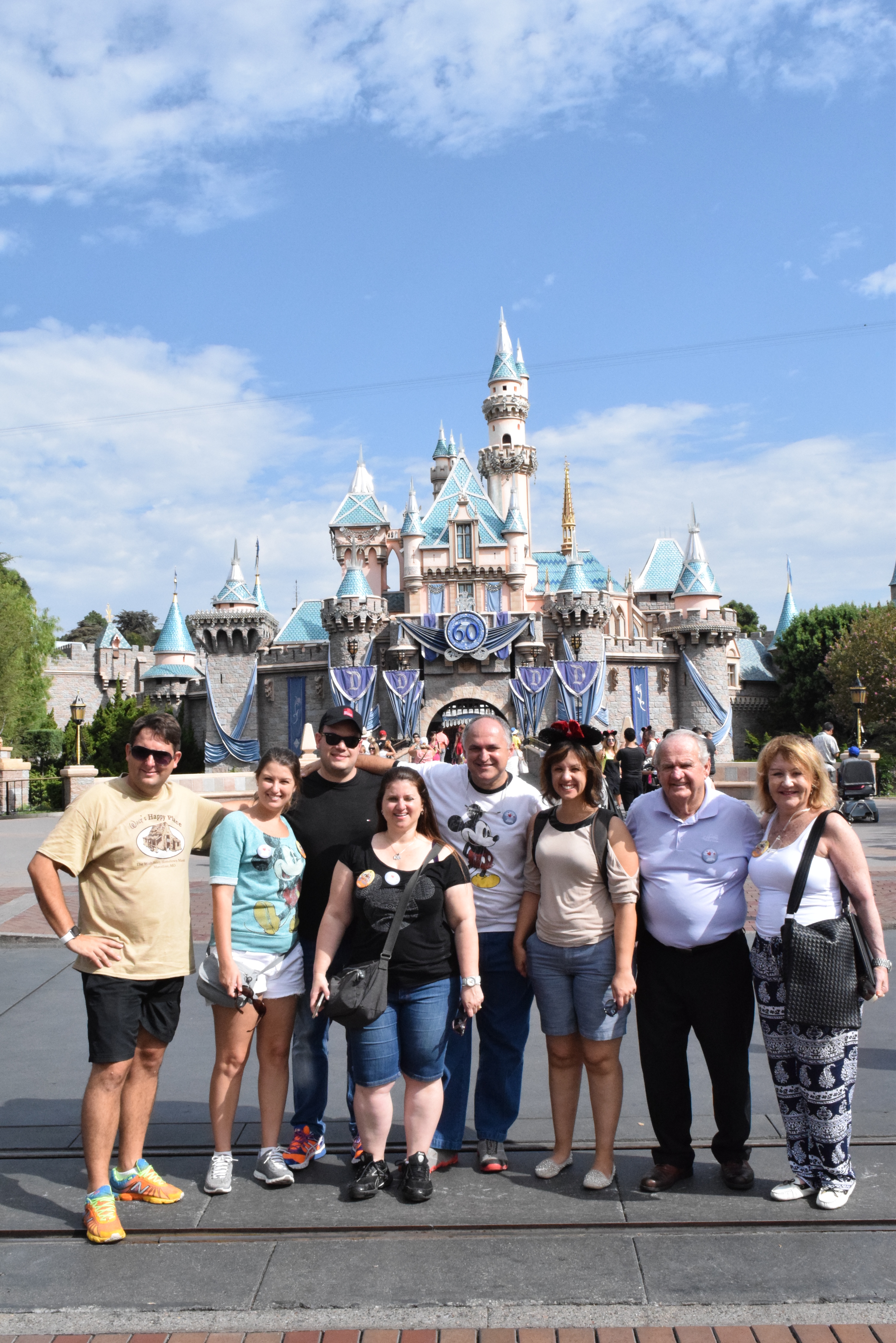 Conhecemos a Disney da Califórnia, que foi onde toda a história dos parques temáticos começou. 